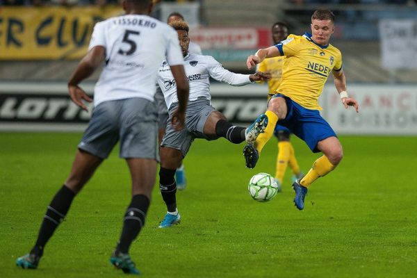 Duel 12 Vital Nsimba et Jeremy Livolant pour cette 10e journée de Ligue 2