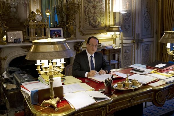 François Hollande dans son bureau à l'Elysée