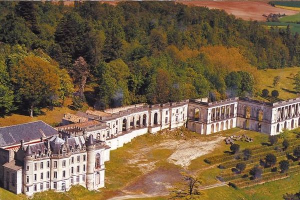 Château de la Mercerie à Magnac-Lavalette(16)