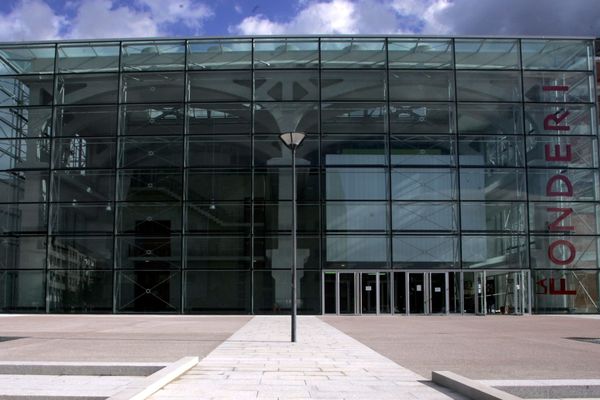 Façade du bâtiment de la Fonderie où est implanté la Kunsthalle, à Mulhouse