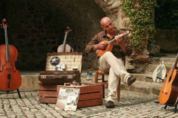 La Compagnie Creusoise Du Chat Perplexe Presente A Avignon