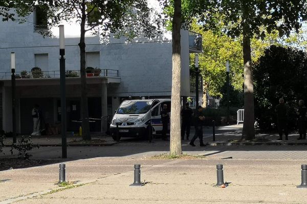 Le corps d'un homme retrouvé cours du Champ-de-Mars à Nantes le 18 septembre 2019