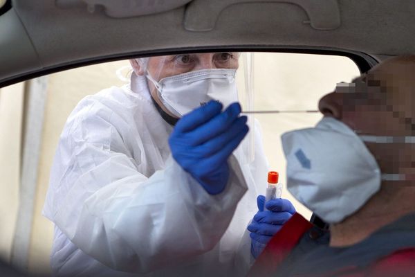 Mise en place d'un drive sur rendez vous pour tester rapidement les personnes prioritaires au covid 19 pendant la pandemie.