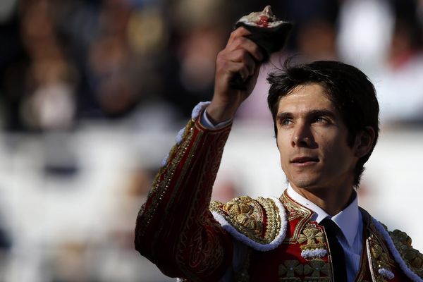 Le torero biterrois Sébastien Castella triomphe lors de la Féria de Pâques à Arles, dans les Bouches-du-Rhône - 26 mars 2016