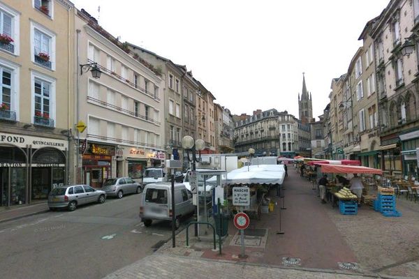 Place des Bancs à Limoges: plusieurs enseignes de ce quartier vont participer à l'opération "Commerçant voisin" vendredi 31 mai 2013