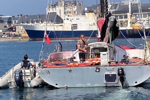 Parti de Saint-Malo le 11 août, le voilier "Azawakh 5" n'a plus donné signe de vie depuis samedi 15 août.