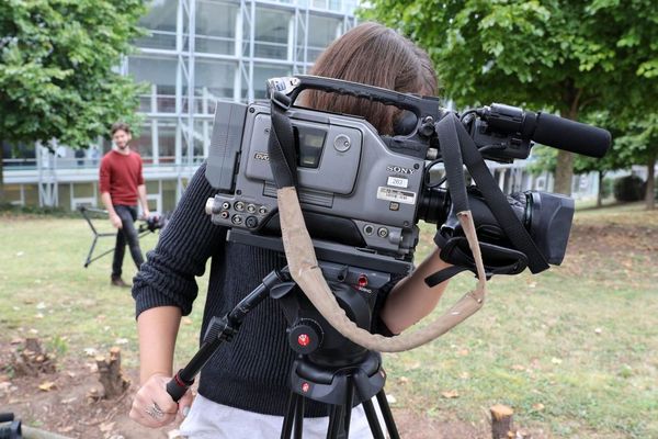 Cours pratique au centre universitaire d'enseignement du journalisme 