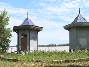 Les pagodes insolites des bords de l'Estuaire