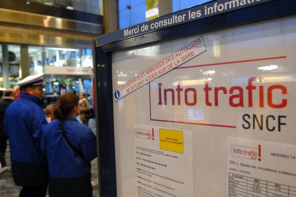 Grève à la SNCF, 1 TGV sur 2 prévus mercredi 11 juin 2014 au départ de Nantes