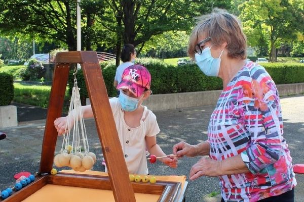 Chaque année est organisée la fête du jeu avec la ludothèque Tempse de jeu de Cournon-d'Auvergne. L'occasion de mélanger toutes les générations.