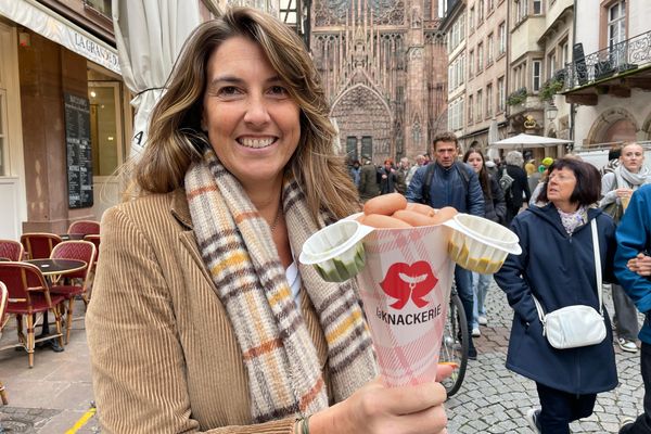 Laure Flesch a ouvert l'enseigne La Knackerie à Strasbourg le 1er octobre 2024. On y trouve des mini-knacks servies en cornets