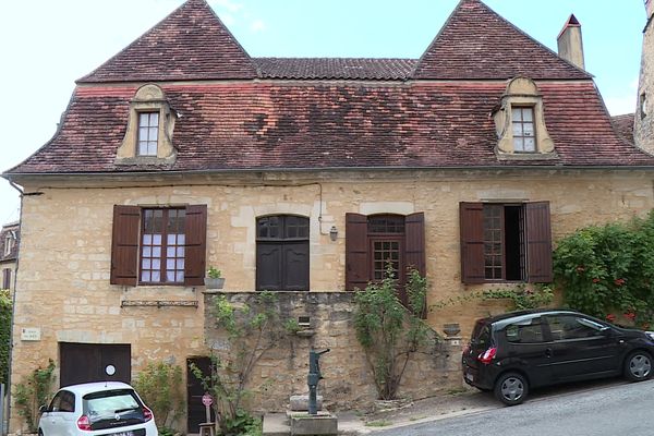 Le marché des résidences secondaires en Dordogne devrait mieux résister grâce aux étrangers qui viennent et payent comptant.