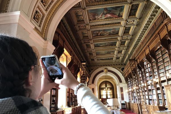 Découverte de la prestigieuse bibliothèque du Sénat