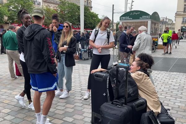 La panne d'électricité, qui a impacté 120 000 foyers a également entraîné des retards en gare de Bordeaux.