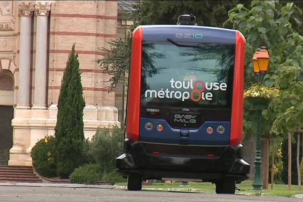 La navette ne dépasse pas les 25 km/heure.