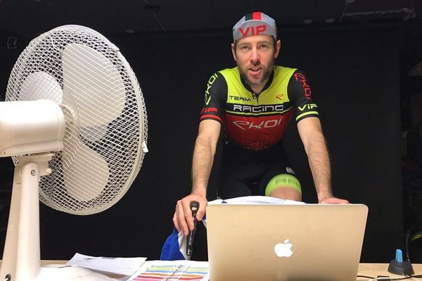 Une course cycliste en mode virtuel.