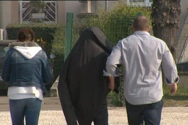 Les quatre mineurs, interpellés dans le cadre de l'enquête sur l'école maternelle incendiée à Sens, ont été présentés au Parquet d'Auxerre. 