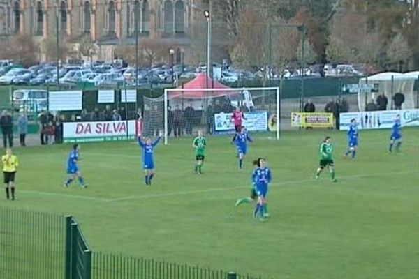 Dimanche après-midi, les filles d'Yzeure ont remporté leur première victoire à domicile (2-1) face aux Stéphanoises. Une victoire de haute lutte qui a enthousiasmé les 637 spectateurs.