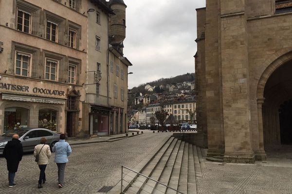 Le quartier historique de Tulle (Corrèze). C'est près de la cathédrale que devrait se trouver ce local de la Division Nationaliste Révolutionnaire (DNR)