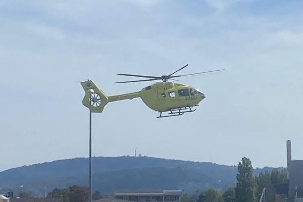 Le garçonnet a été transporté dans un état grave au CHU Jean-Minjoz à Besançon (Doubs) où il est toujours hospitalisé.