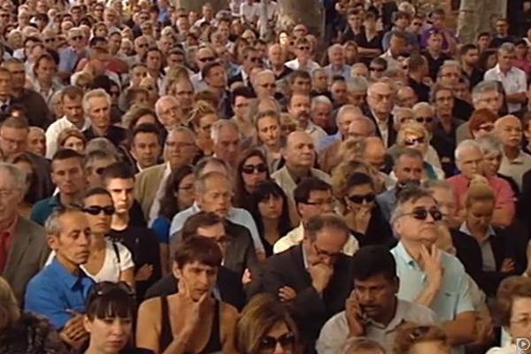 La foule et le public aux obsèques de Christian Bourquin à Millas le 29 août 2014