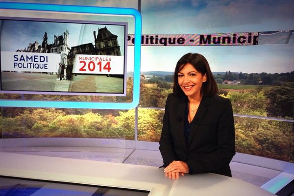 Anne Hidalgo, candidates PS à la mairie de Paris, sur le plateau de l'émission Samedi Politique Municipales 2014, le 14 décembre 2013.