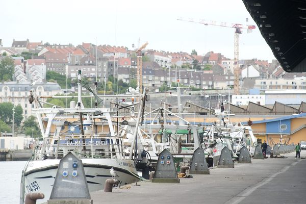 Des pêcheurs boulonnais et dunkerquois vont bloquer le port de Calais tôt ce jeudi matin.