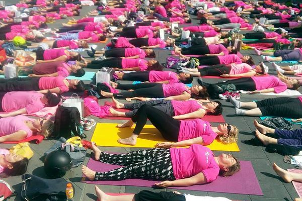 186 participants à la séance de yoga géant à Nice le 28 mai. Record à battre à Marseille.