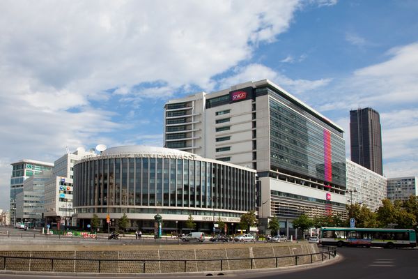 La place de Catalogne, proche de la gare Montparnasse, sera végétalisée. 