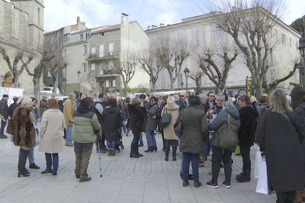 Une mobilisation contre le projet de piétonnisation porté par la mairie s'est tenue hier à Sartène.