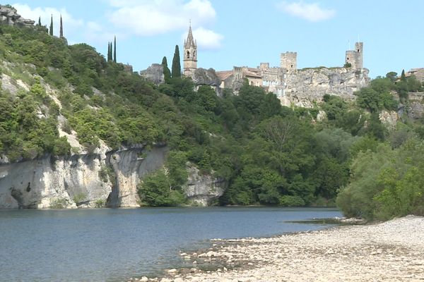 Pour la 11e année consécutive, la plage de Saint-martin-d'Ardèche obtient un "pavillon Bleu".