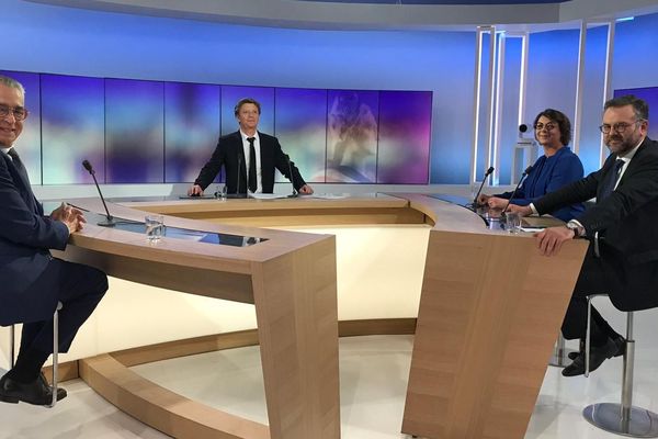 Agnès Langevine, Romain Grau et Jean-Marc Pujol sont venus débattre sur le plateau de France 3 Occitanie en l’absence de Louis Aliot. 