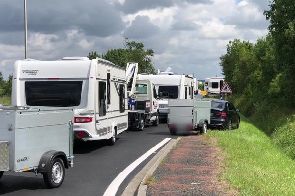 170 caravanes de gens du voyage ont bloqué la rocade d'Etaules de dimanche 16h à ce lundi 14h