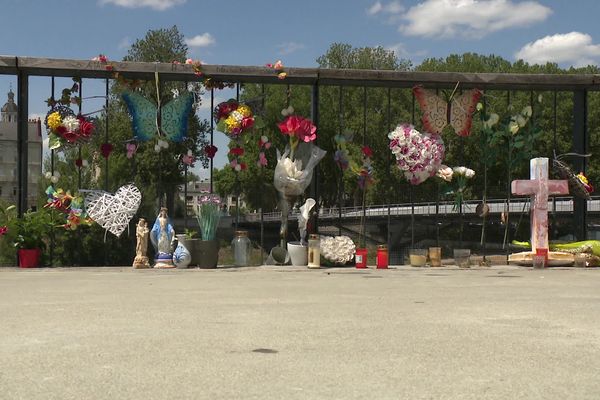 Les trois jeunes hommes ont été tués à l'arme blanche sur l'esplanade Coeur de Maine à Angers.