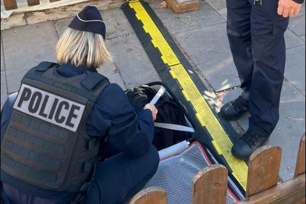 Une valise abandonnée en plein centre de Toulon.