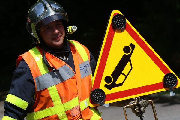 Les sapeurs-pompiers de l'Ain n'ont pas réussi à sauver deux victimes, le 2 août 2021. Un motard et une conductrice de voiture ont perdu la vie à Saint-Vulbas et Jujurieux dans deux accidents distincts. 