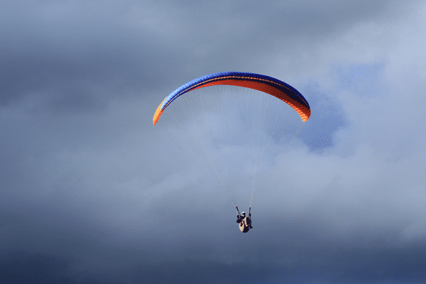 ILLUSTRATION de vol en parapente