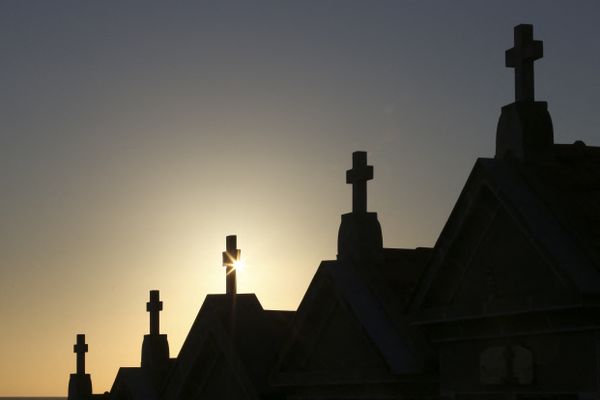 Les croix du cimetière chrétien d'Ajaccio 