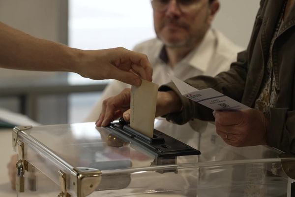 Les résultats des élections européennes ont amené Emmanuel Macron à dissoudre l'Assemblée Nationale, et à convoquer de nouvelles élections européennes, les 30 juin et 7 juillet prochains.