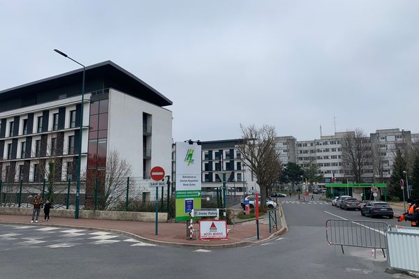 L'Hôpital de Pontoise où s'est déroulé la scène