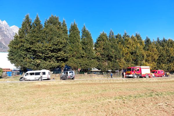 Un grave accident a eu lieu ce dimanche midi à hauteur d'Ugine impliquant deux véhicules, un 4x4 et un minibus - 19 février 2023