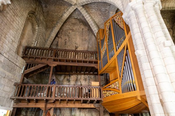 En forme de bâteau, l'orgue de Rocamadour traverse des eaux agitées