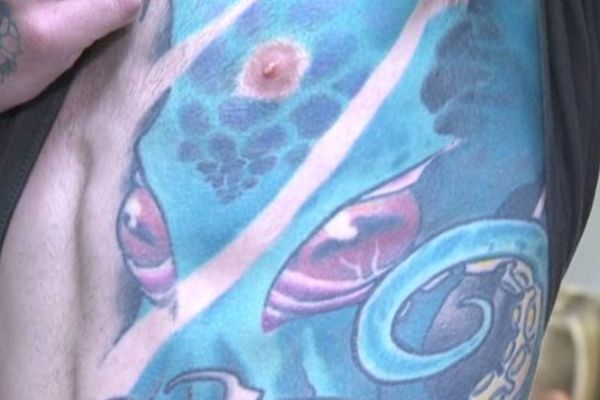 Certains produits utilisés pour colorer les tatouages seraient cancérigènes.