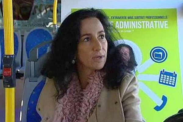 Nîmes - les CV de 10 demandeurs d'emploi dont Sonia s'affichent dans les bus - novembre 2015.