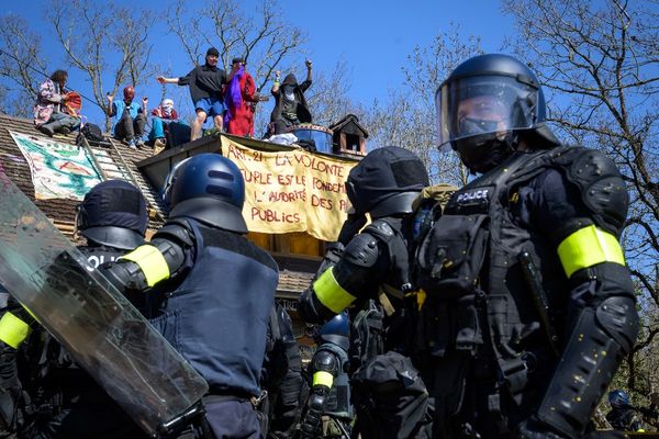 Les militants avaient installé leur campement en octobre et créé la première ZAD Suisse