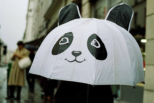 Même sous la pluie, on peut avoir du style...et un peu d'humour !