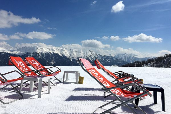 Avec l'interdiction d'ouverture des remontées mécaniques, les pistes de ski devraient être bien vides pour Noël - Photo d'illustration.