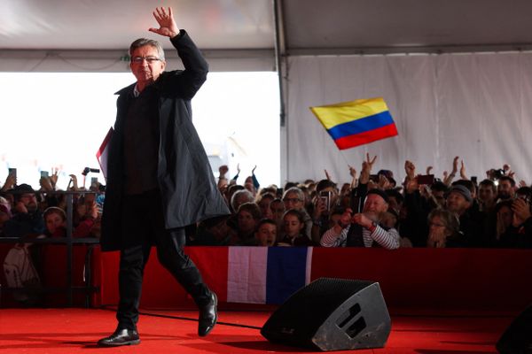 Jean-Luc Mélenchon sur la scène lors de la Fête de l'Humanité 2022