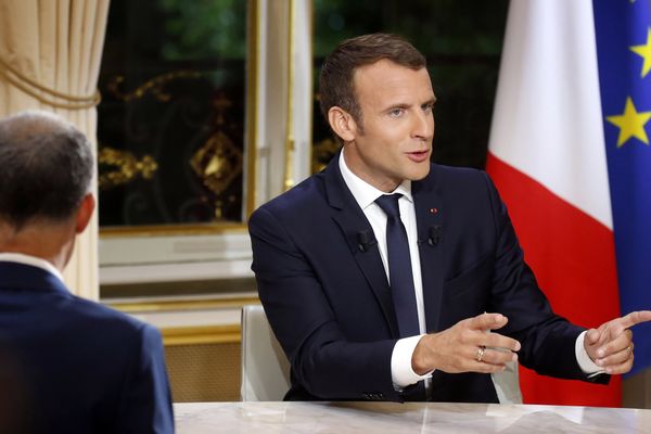 Emmanuel Macron promet d'être intraitable sur le dossier des étrangers en situation irrégulière qui commettent des délits.