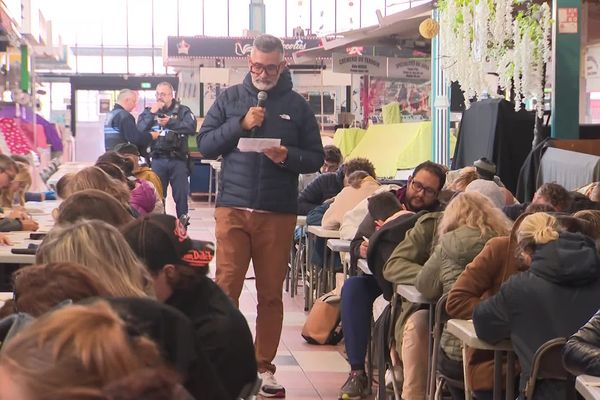 Les participants étaient au nombre de 250 environ ce dimanche matin sous les Halles de Dijon (au c. Rachid Santaki)